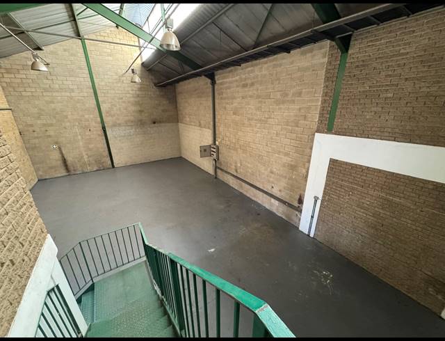 183M² WAREHOUSE TO LET IN ROBERTVILLE